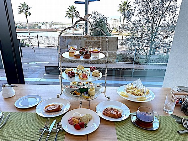 ドーセット バイ アゴーラ 大阪堺のアフタヌーンティーです。