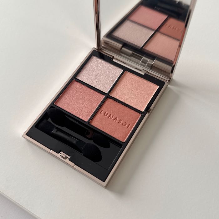 ルナソルのアイシャドウ2