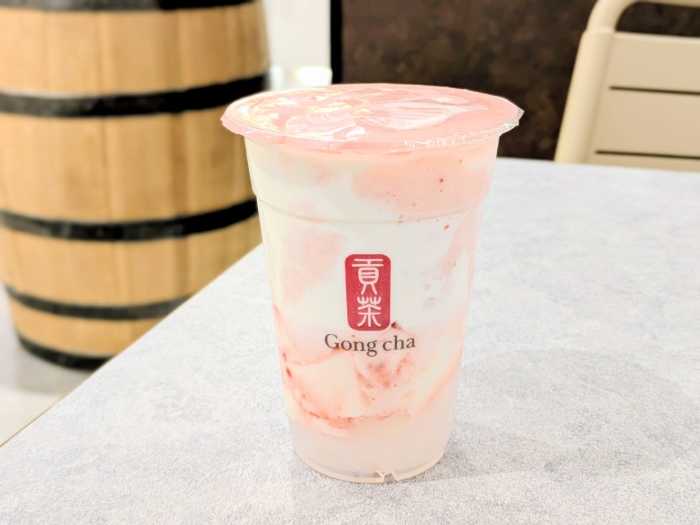 ゴンチャのいちご杏仁⑥