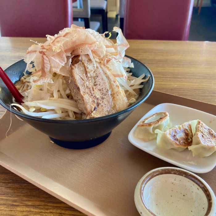 麺屋三丁目の力麺かつをと餃子