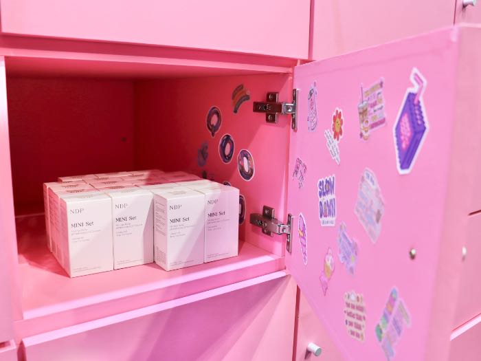 MEGAPOPUPのメガロッカー1