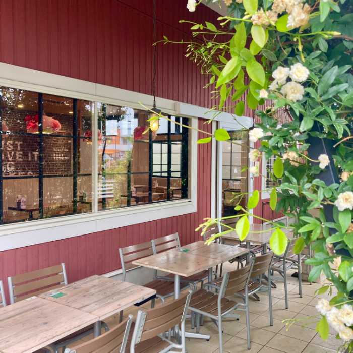 TAMAGOYAのテラス席