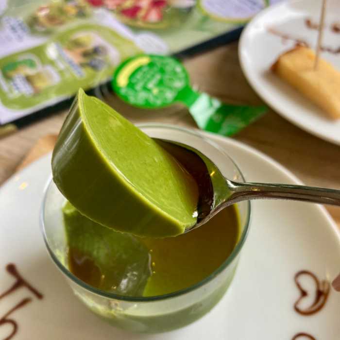 抹茶フェアのおやつプリン抹茶味和三盆ソースと