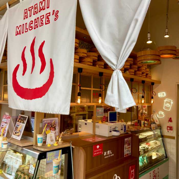 熱海ミルチーズの注文カウンター