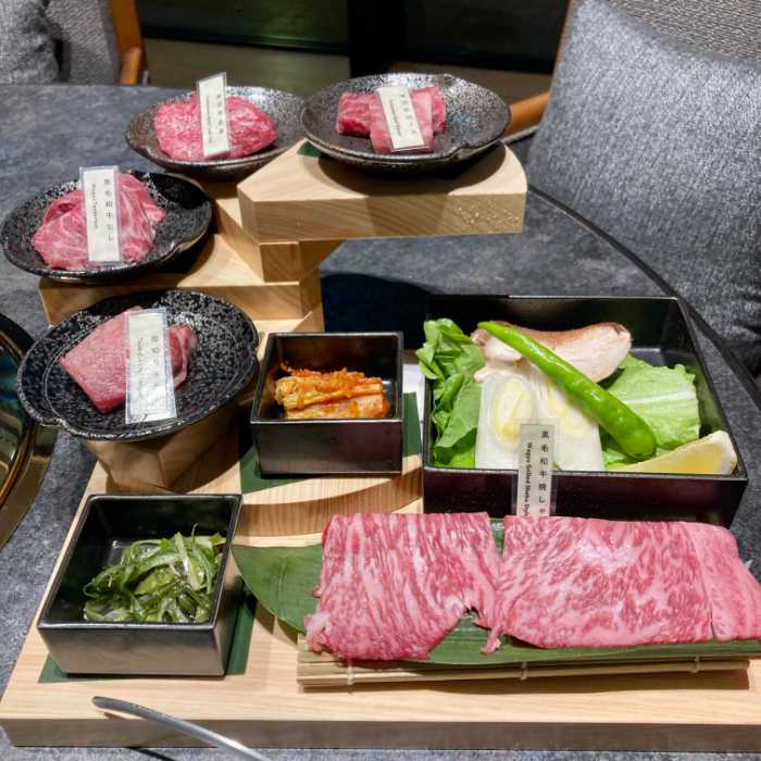 極みコースの焼肉一式