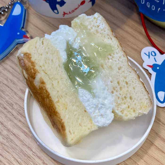 アロエまつりのヨーグルトスフレサンドアロエ断面