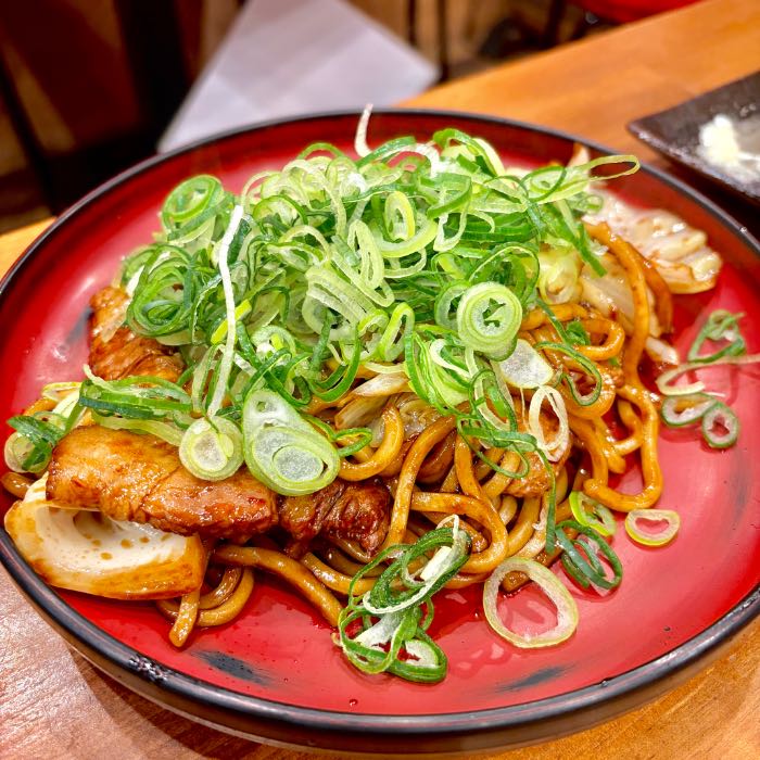 タコとハイボールの焼きそば1