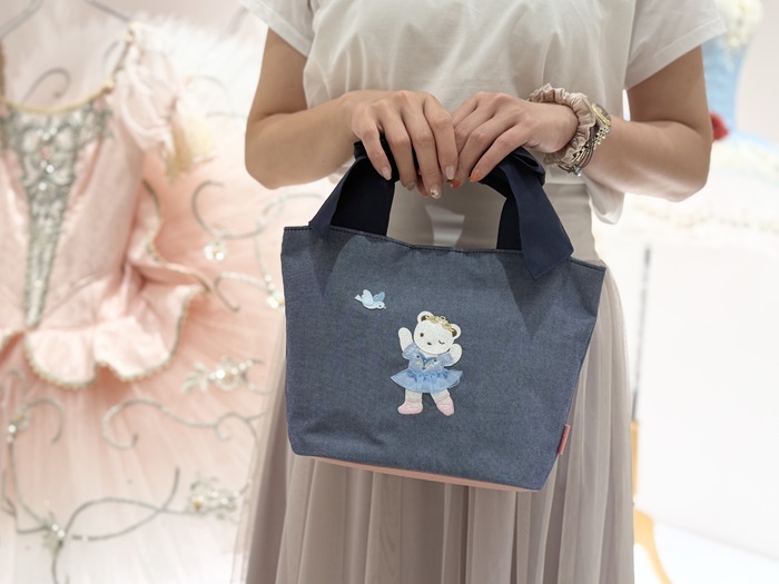 気分はバレリーナ♪「チャコット」×「ファミリア」初の