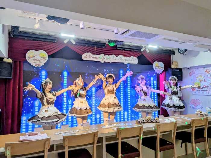 メイドカフェ｢あっとほぉーむカフェ｣と｢すみっコぐらし｣のコラボ3