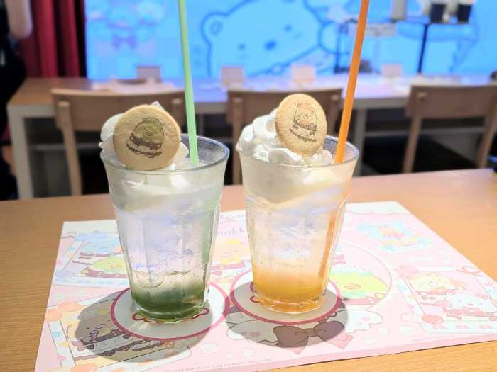 メイドカフェ｢あっとほぉーむカフェ｣と｢すみっコぐらし｣のコラボ12