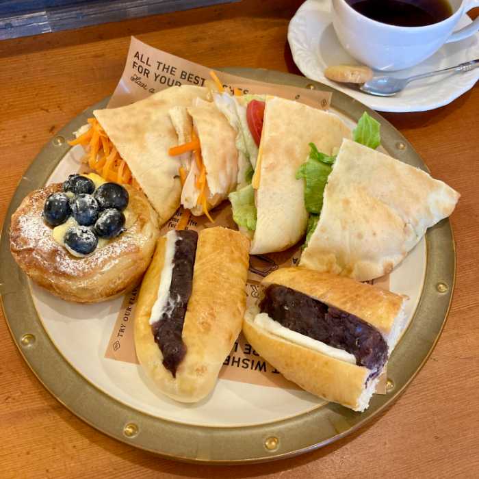 はるはるベーカリーのパンランチ
