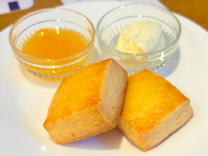 ヨックモックのスイーツ