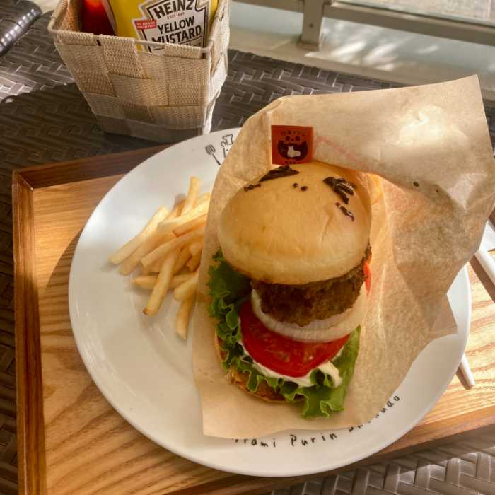 ドライブイン熱海プリン食堂のダブルかばーがー