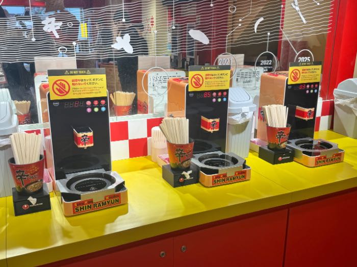 辛ラーメン粉食ポップアップの漢江ラーメン体験